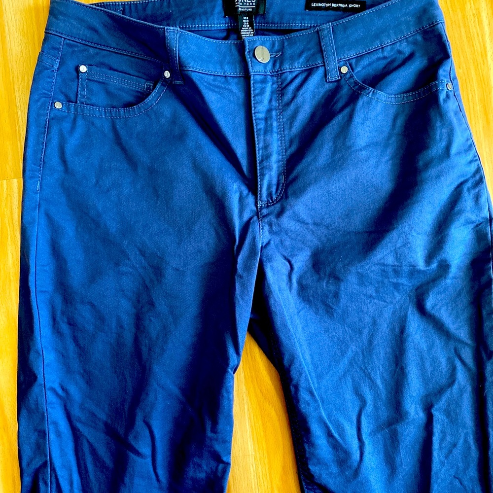 Jones New York signature Lexington Bermuda shorts-size 8 women’s